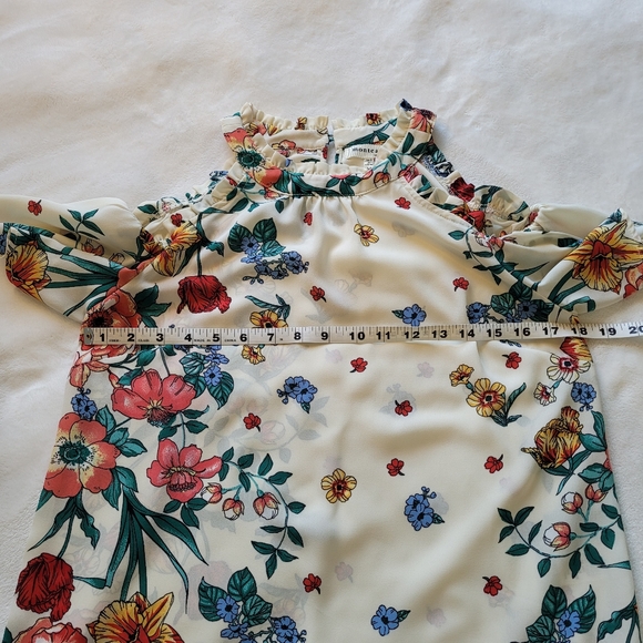 Monteau Floral Cold-shoulder Ruffle Top - Picture 10 of 16